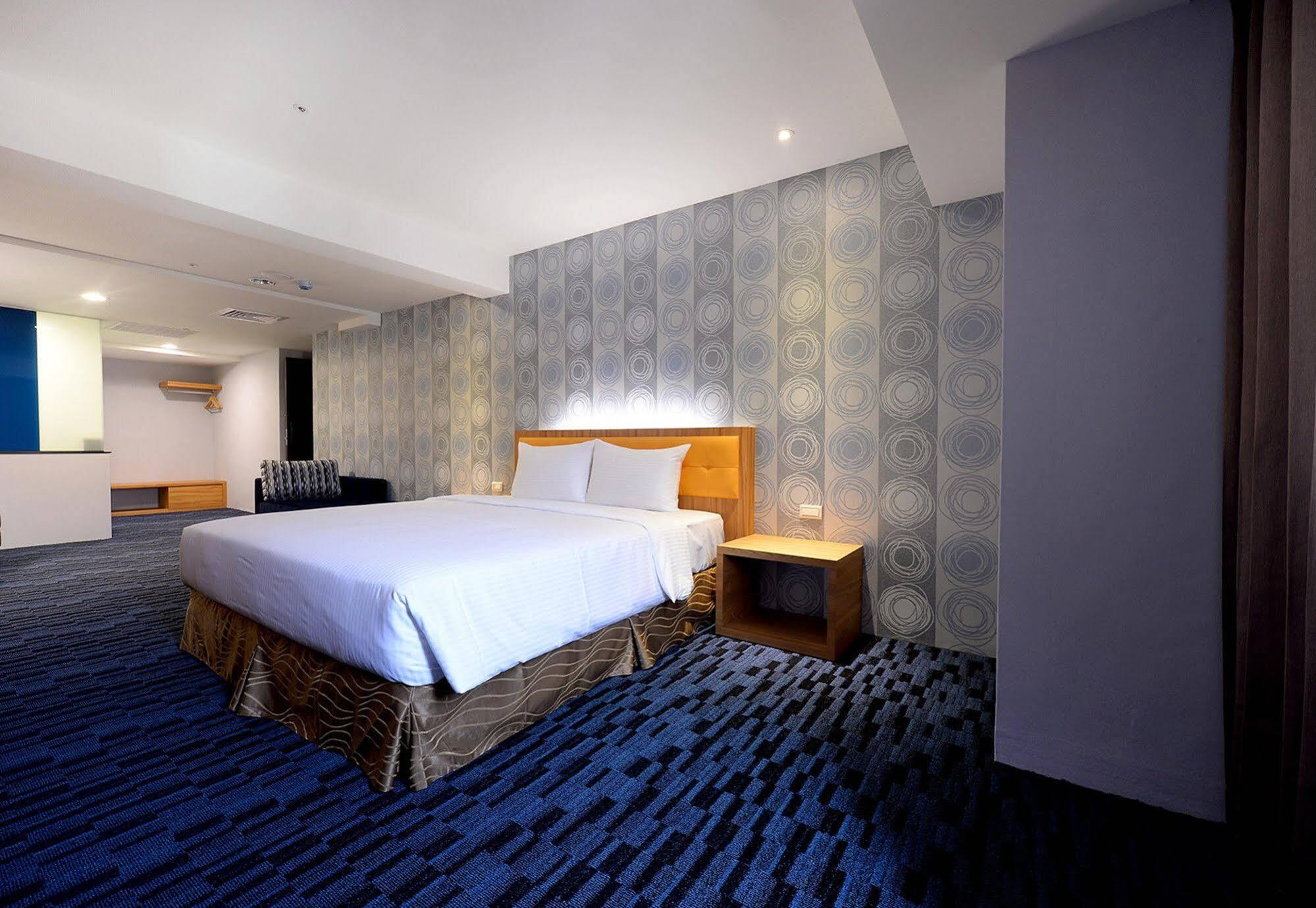 Bamboo Hotel Kaohsiung Dış mekan fotoğraf