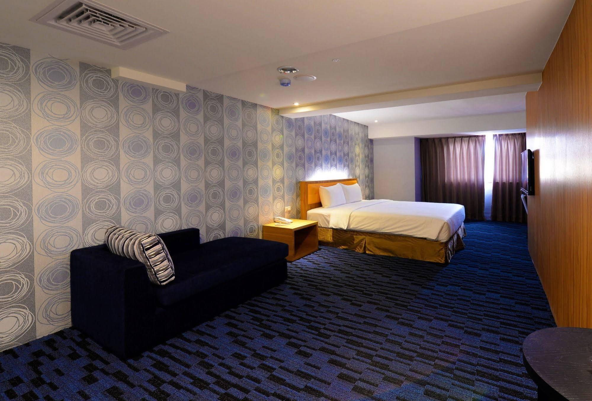 Bamboo Hotel Kaohsiung Dış mekan fotoğraf