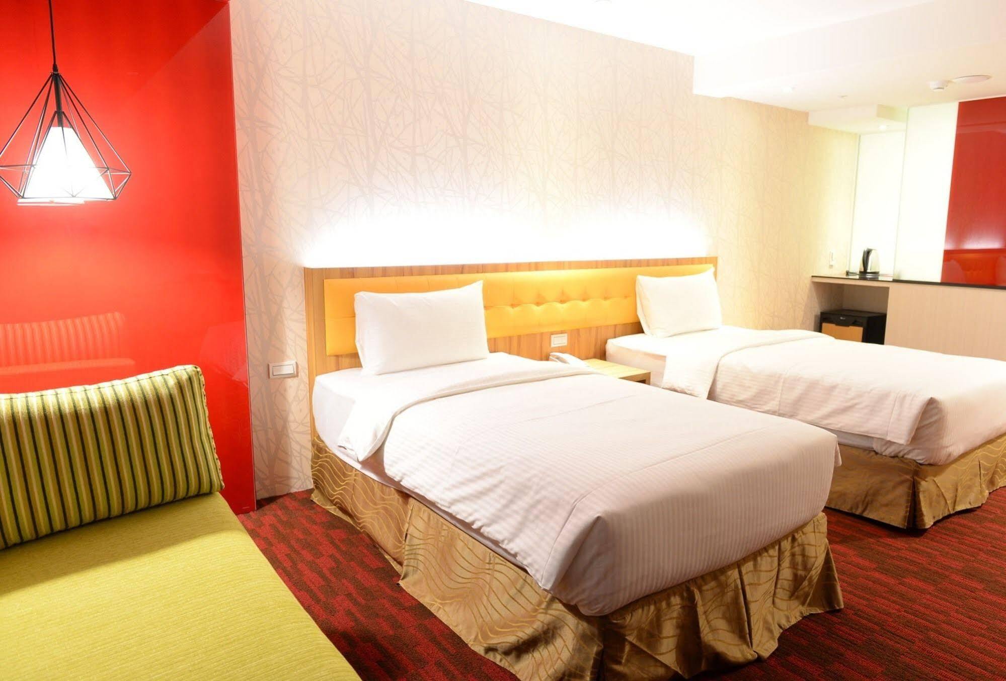 Bamboo Hotel Kaohsiung Dış mekan fotoğraf