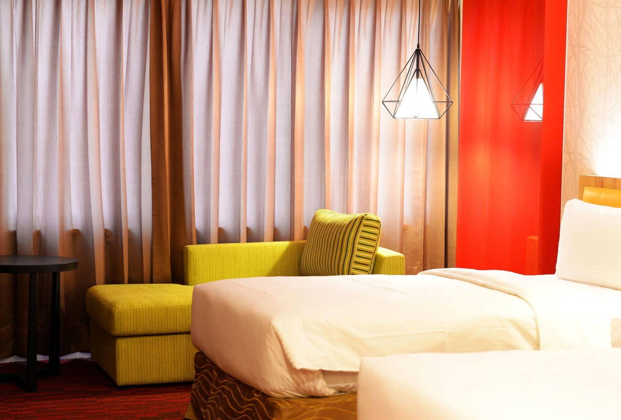 Bamboo Hotel Kaohsiung Dış mekan fotoğraf